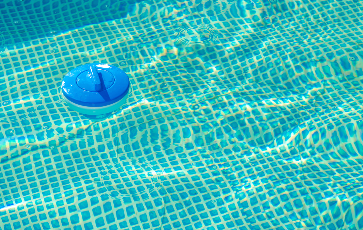 outdoor swimming pool chemical chlorine dispenser